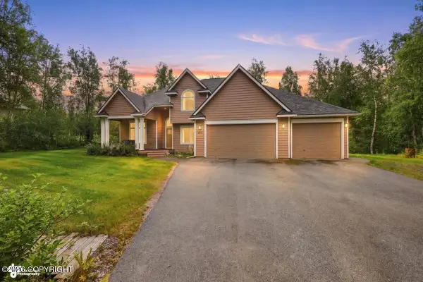 8270 E Splendid View Drive, Palmer, AK 99645
