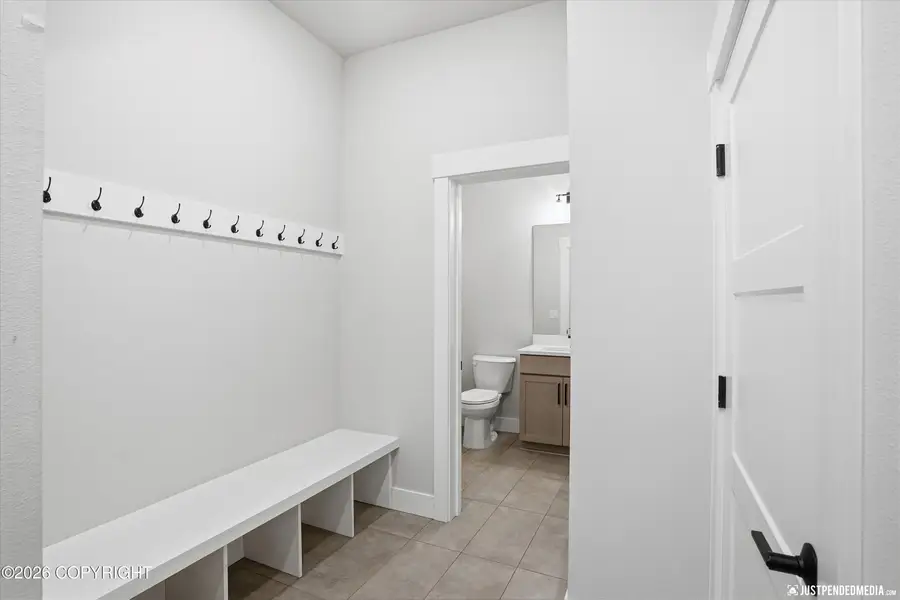 5368 Sandhill Loop, Anchorage, AK 99502 - Image #3