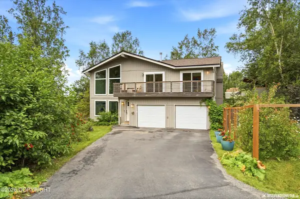 10014 Main Tree Drive, Anchorage, AK 99507