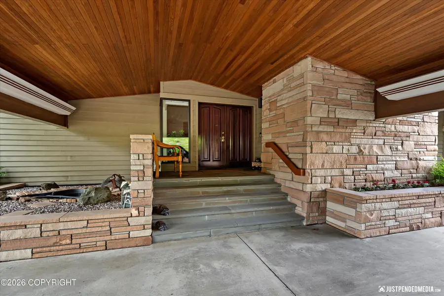 9900 Hillhaven Circle, Anchorage, AK 99507 - Image #3