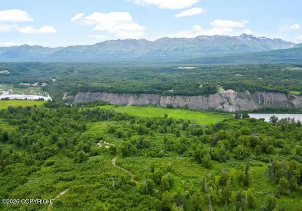 8000 N Quaking Aspen Road, Palmer, AK 99645