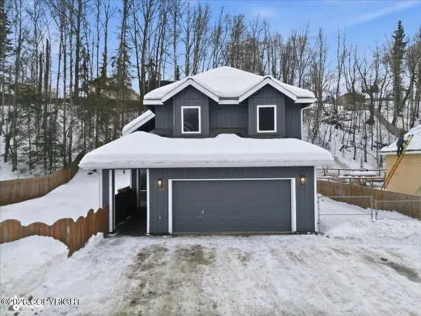 17506 N Juanita Loop, Eagle River, AK 99577