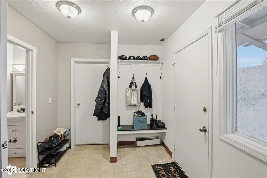 8821 Hamlet Circle, Anchorage, AK 99502 - #3