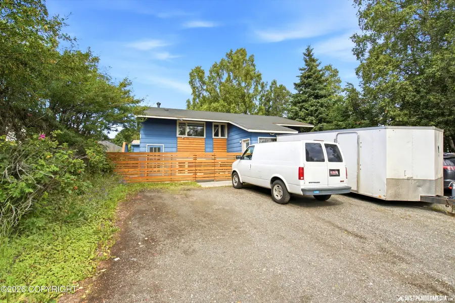 2615 W 33rd Avenue, Anchorage, AK 99517 - #3