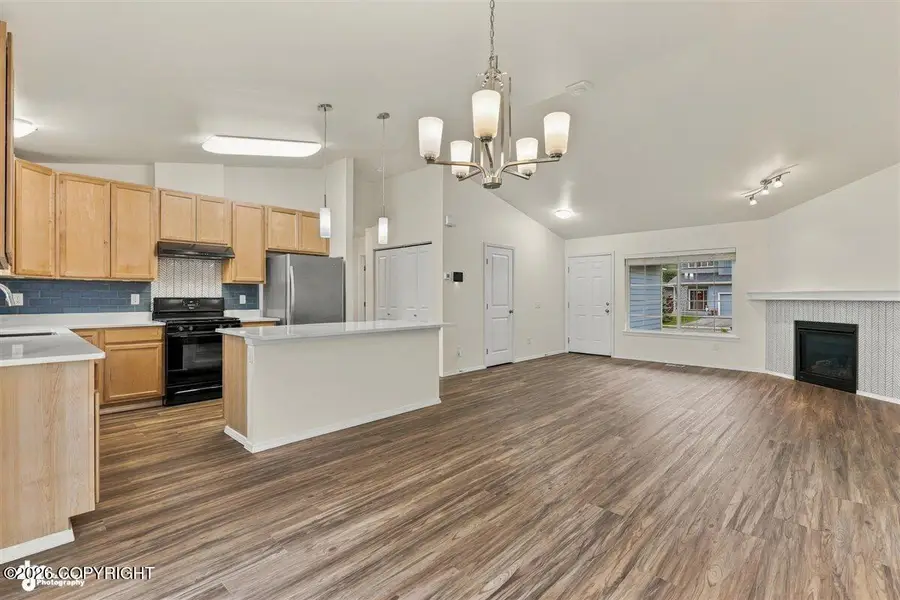 5622 Big Bend Loop, Anchorage, AK 99502 - #2