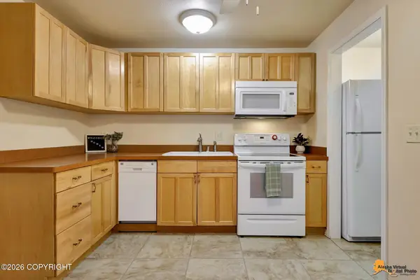 2210 Sentry Drive #B-8, Anchorage, AK 99507