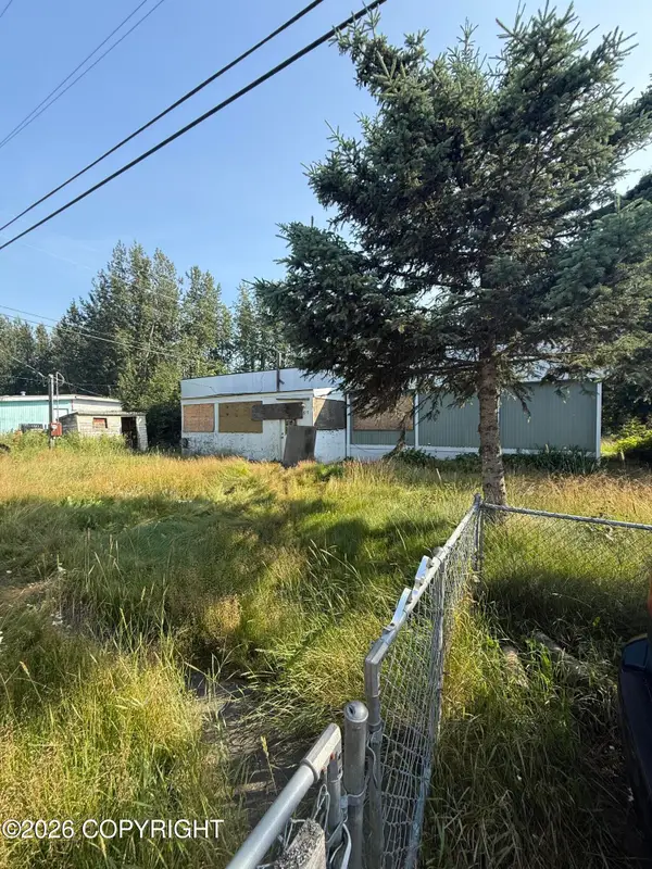 617 Kim Place, Anchorage, AK 99504
