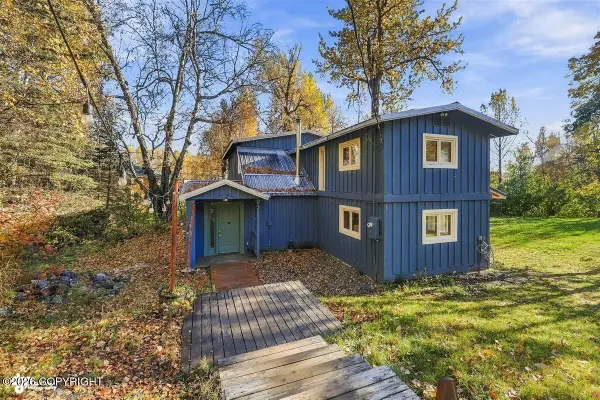5528 E Edgerton Parks Road, Palmer, AK 99645