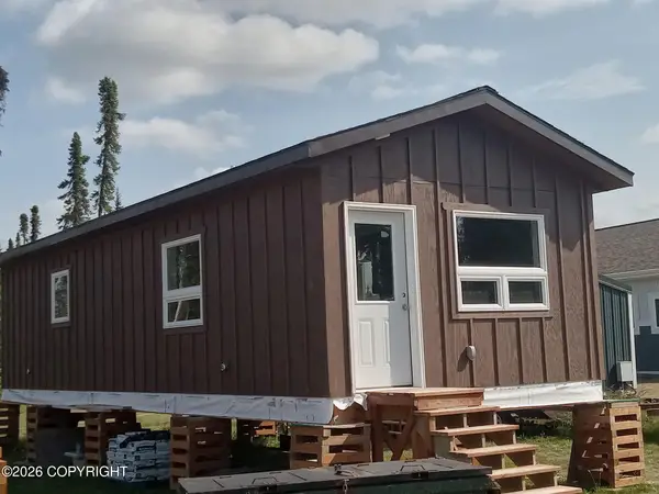 995 E Roald Avenue, Soldotna, AK 99669