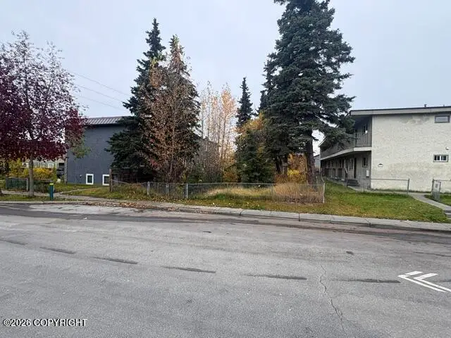 1017 E 10th Avenue, Anchorage, AK 99501 - #1