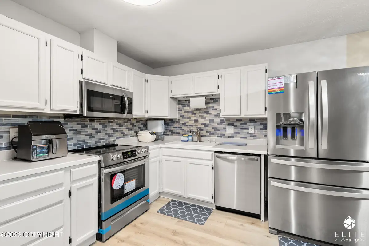 685 King Arthur Circle #D5, Anchorage, AK 99518 - #1