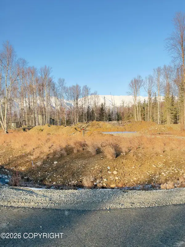 4015 E Harman Loop, Wasilla, AK 99654