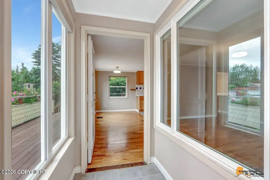 913 W 14th Avenue, Anchorage, AK 99501 - #2