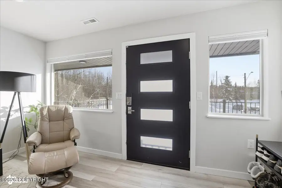 511 W 17th Avenue, Anchorage, AK 99501 - #3