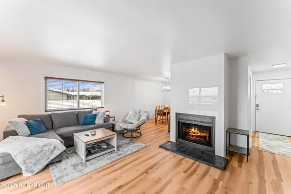 1542 Northview Drive #E8, Anchorage, AK 99504