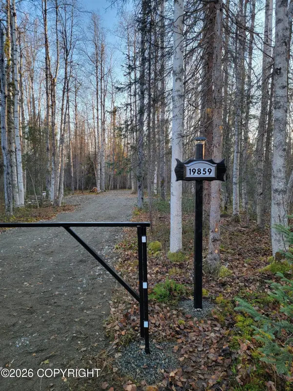 19859 E Caughtabigone Avenue, Willow, AK 99688