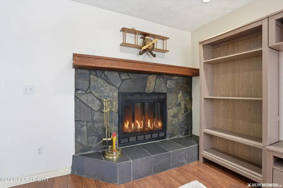 638 King Arthur Circle #F06, Anchorage, AK 99518 - #3