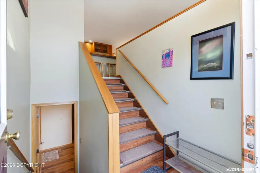 5329 E 42nd Avenue, Anchorage, AK 99508 - #3