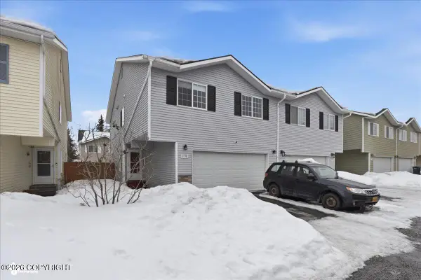 6438 E 10th Avenue, Anchorage, AK 99504