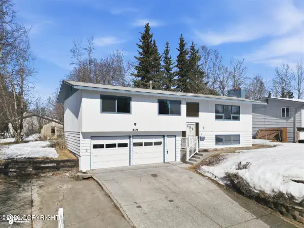 1601 Baylor Way, Anchorage, AK 99508