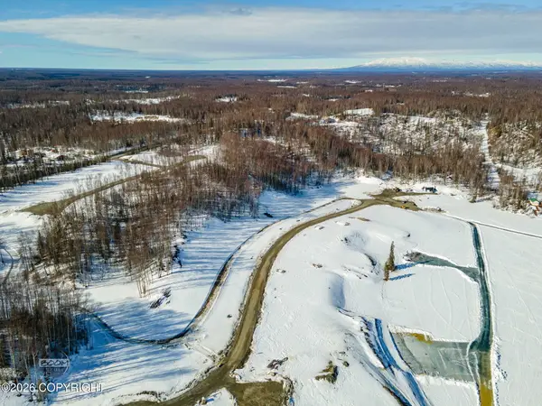 5676 S Corkey Boulevard, Big Lake, AK 99652