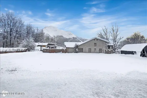 4520 S Bodenburg Loop, Palmer, AK 99645