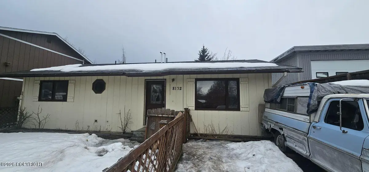 8132 Seacliff Street, Anchorage, AK 99502 - #1