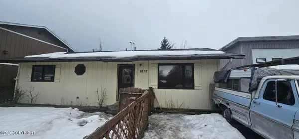 8132 Seacliff Street, Anchorage, AK 99502