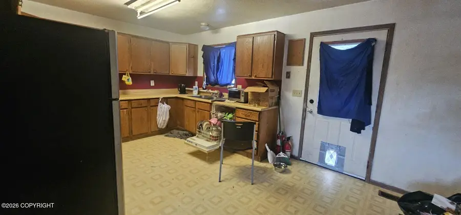 8132 Seacliff Street, Anchorage, AK 99502 - #3