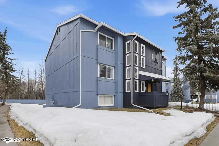 1621 Eastridge Drive #303, Anchorage, AK 99501 - #2