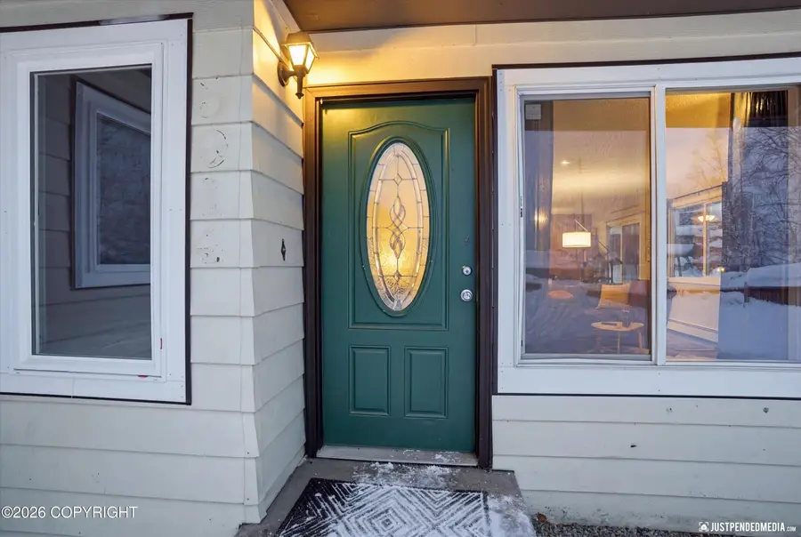 5914 Prosperity Drive, Anchorage, AK 99504 - Image #3