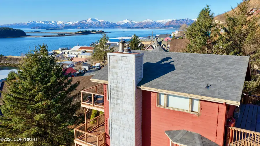 211 W Hillcrest Avenue, Kodiak, AK 99615 - #3