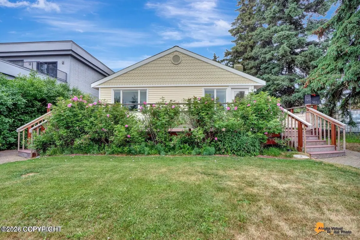 913 W 14th Avenue, Anchorage, AK 99501 - #1