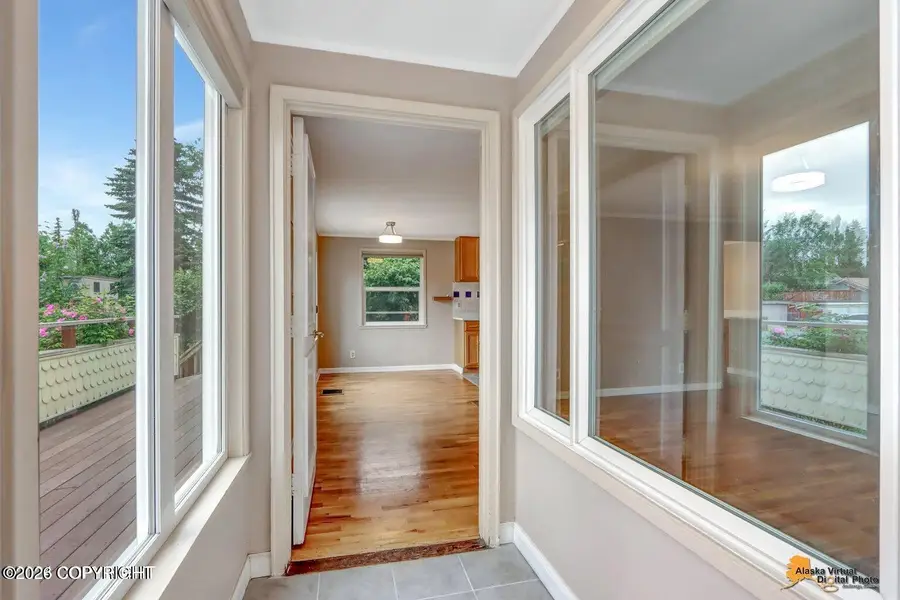 913 W 14th Avenue, Anchorage, AK 99501 - #2