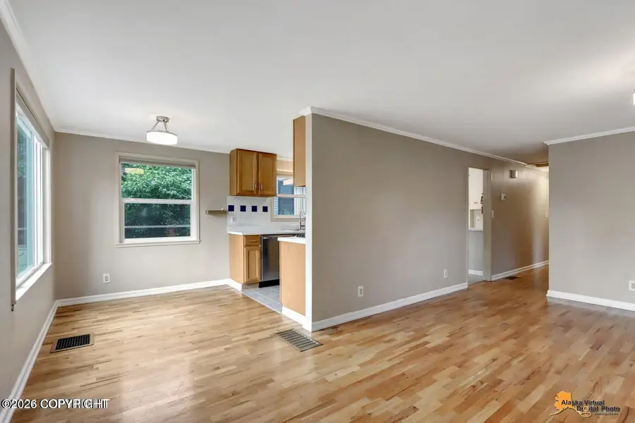913 W 14th Avenue, Anchorage, AK 99501 - #3