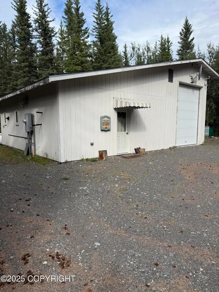 000 Silver Spring Loop Road, Copper Center, AK 99573 - Image #2