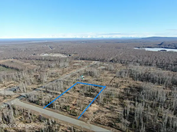 17669 E Yeldarb Avenue, Talkeetna, AK 99676