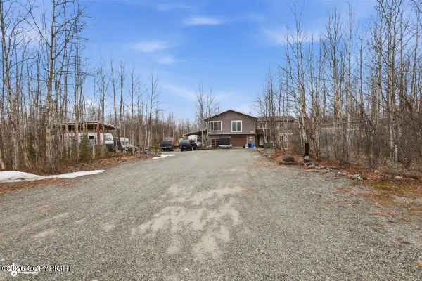 2762 S Walnut Wood Drive, Wasilla, AK 99623