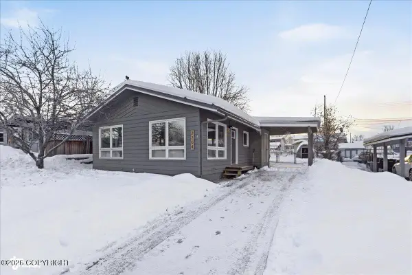 2204 W 46th Avenue, Anchorage, AK 99517