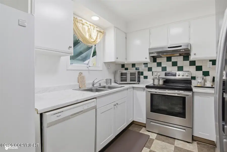 835 N Park Street, Anchorage, AK 99508 - #3