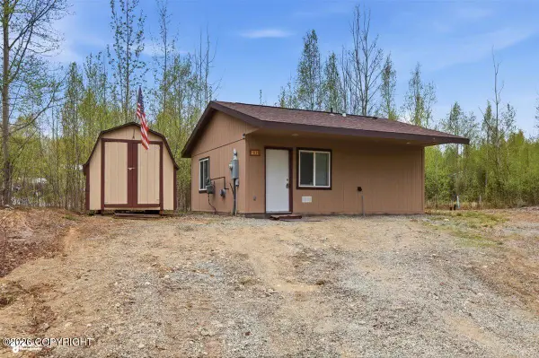 1636 N Beaver Lake Road, Big Lake, AK 99652