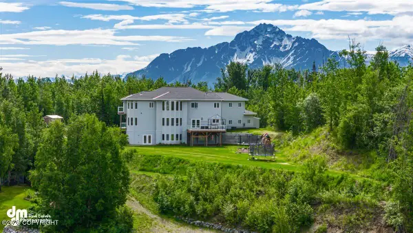 6251 E Chickadee Drive, Palmer, AK 99645