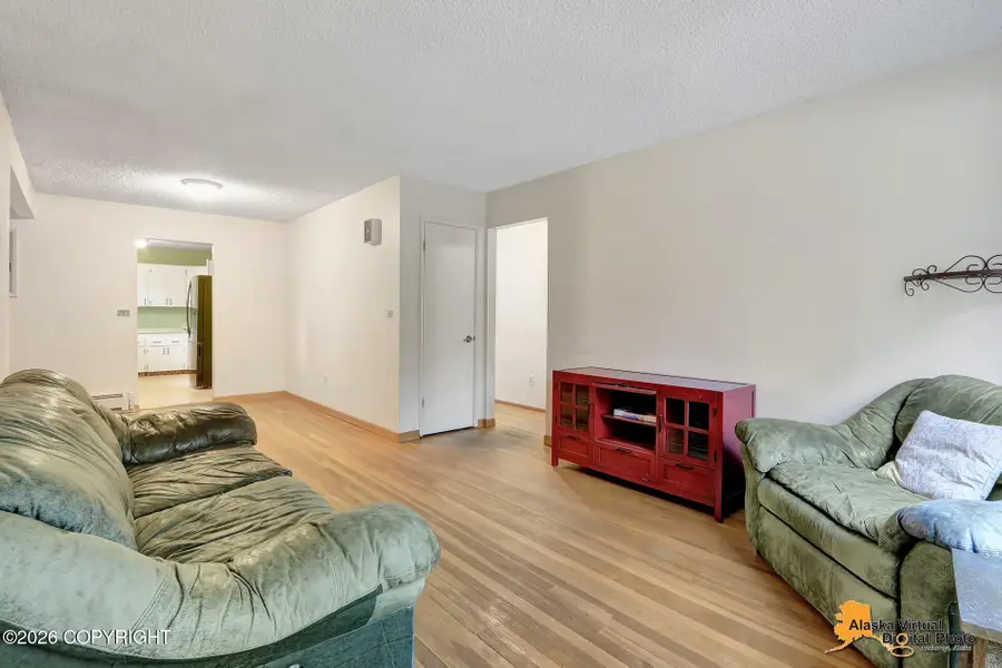 730 Dogwood Street, Anchorage, AK 99501 - Image #3