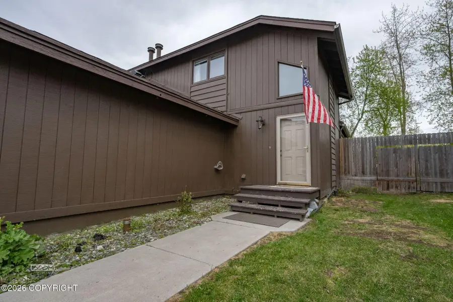 6935 Meadow Street #E2, Anchorage, AK 99507 - #3