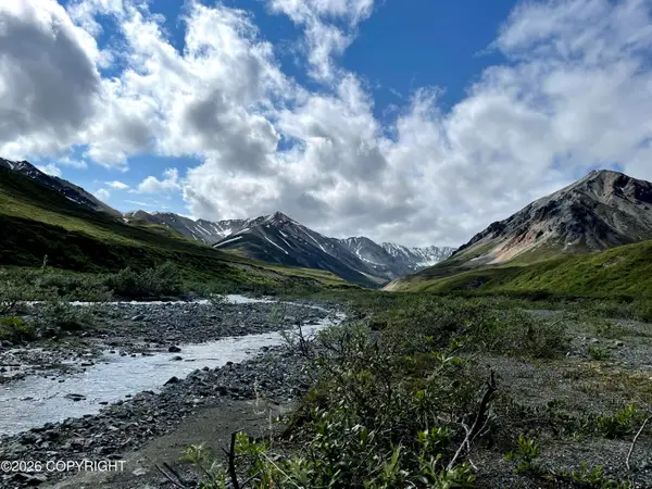 5322 S Big Lake Road, Big Lake, AK 99652