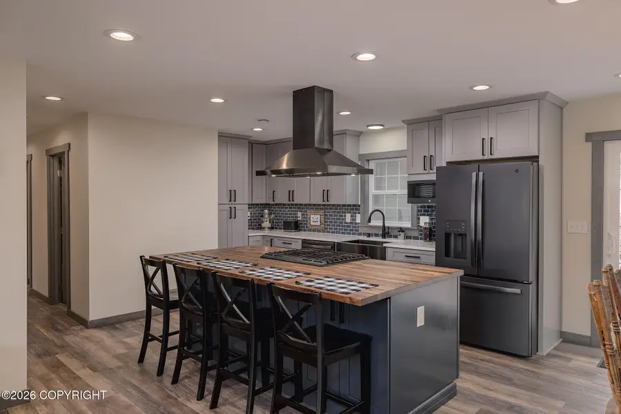 810 Dogwood Street, Anchorage, AK 99501 - #3