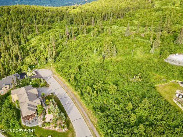 6550 Prominence Pointe Drive, Anchorage, AK 99516