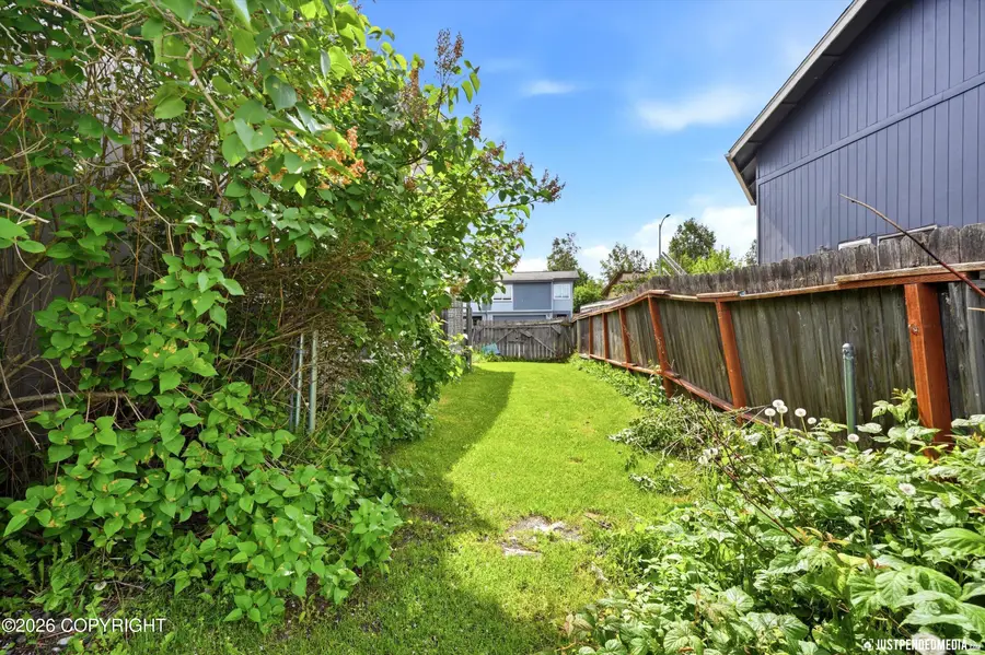 8361 Ragged Top Circle, Anchorage, AK 99504 - #3