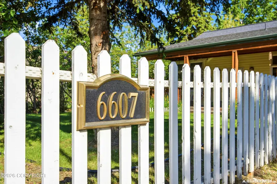 6607 E 12th Avenue, Anchorage, AK 99504 - #3
