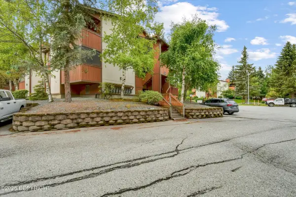 7381 Huntsmen Circle #15E, Anchorage, AK 99518